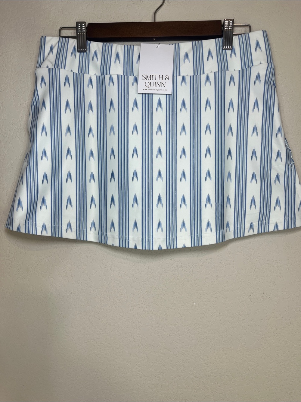 NWT Smith & Quinn Fletcher Ocean Ikat White Blue Print Tennis Mini Skirt SZ M